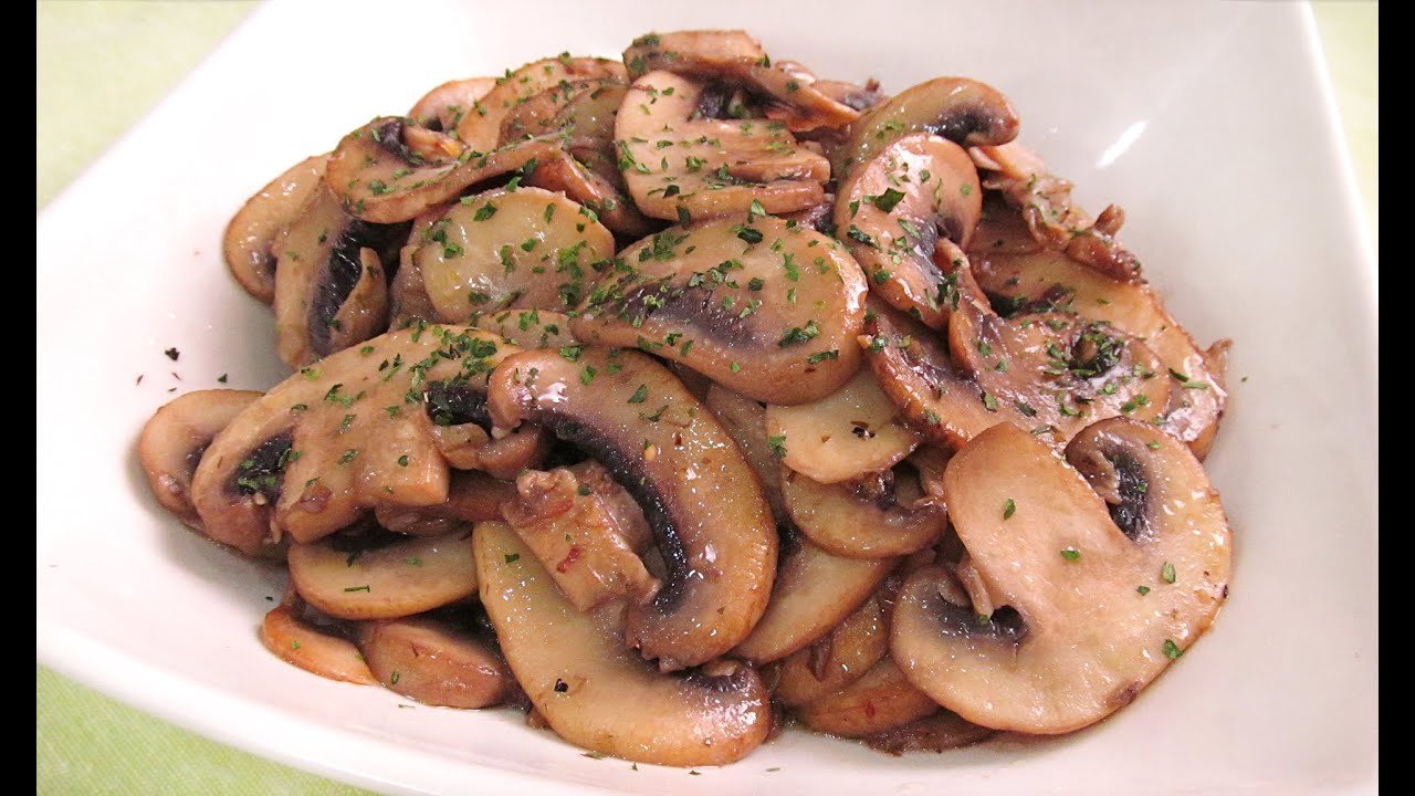 Champiñones al ajillo