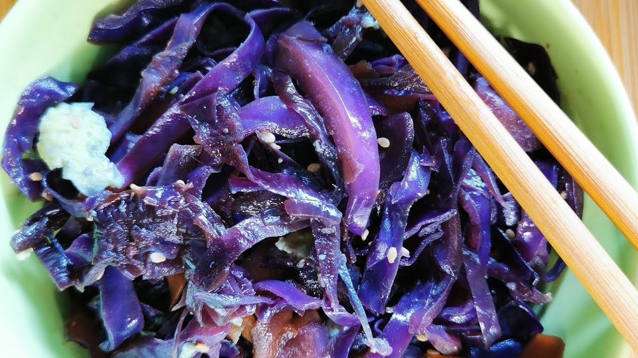 Col lombarda salteada con harissa