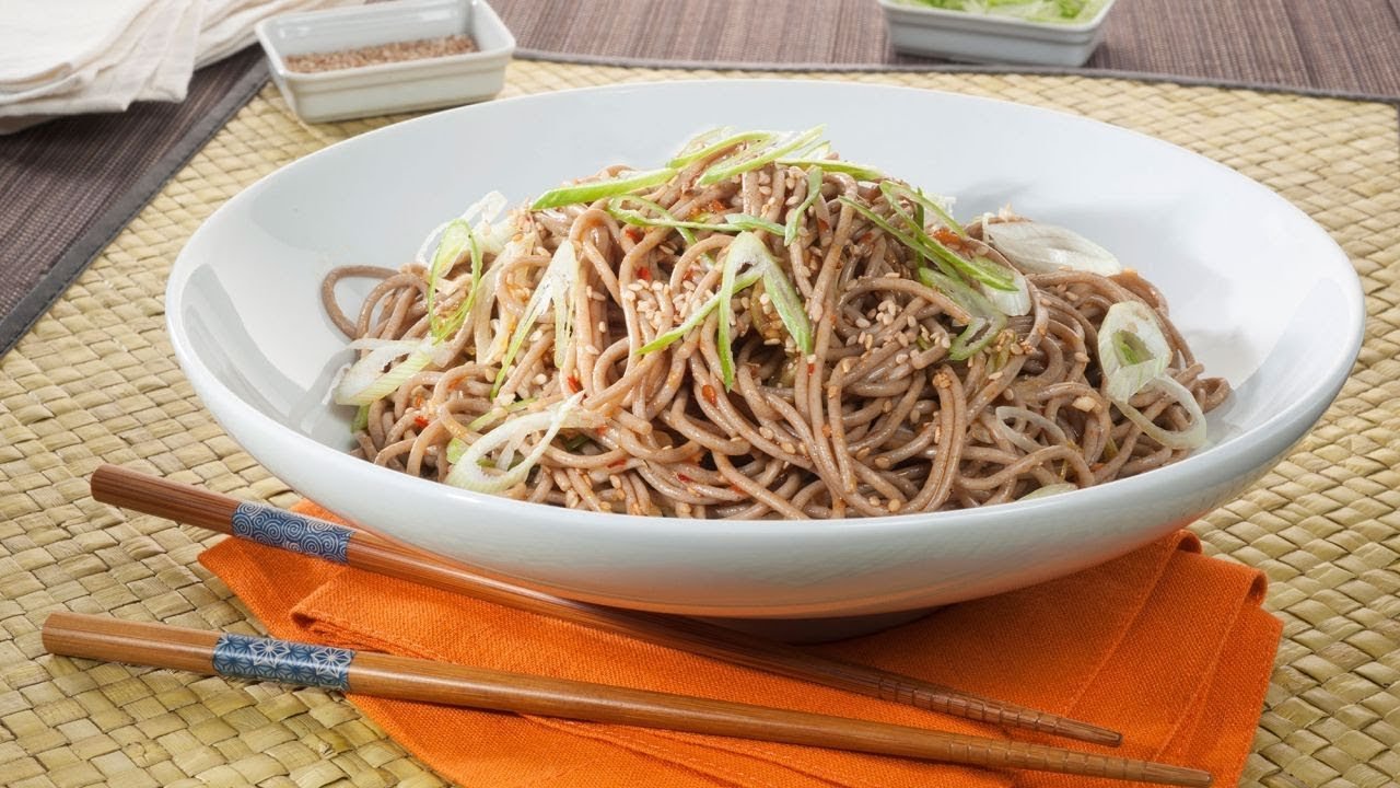 Ensalada de fideos soba con sésamo