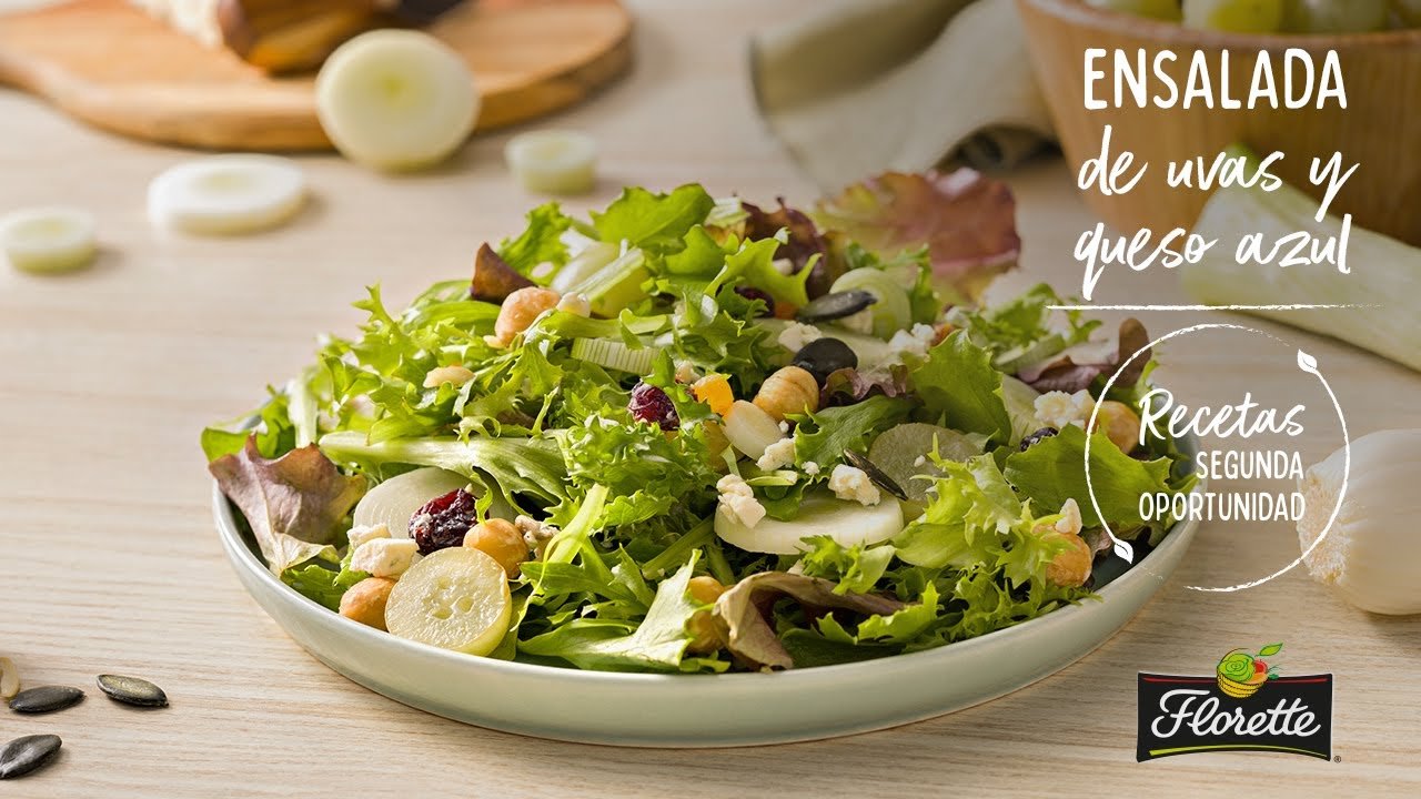 Ensalada de uvas con queso azul