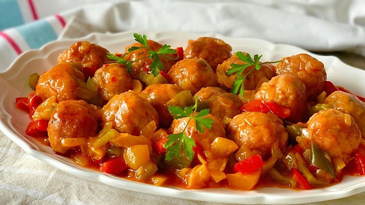 Receta de Albóndigas en salsa de pimentón