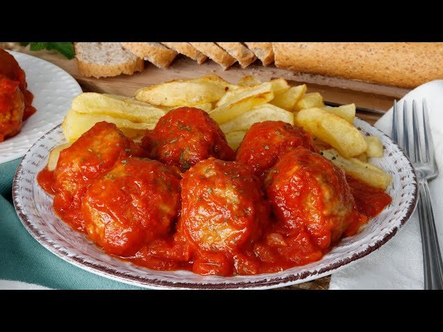 Receta de Albóndigas fritas en salsa de tomate
