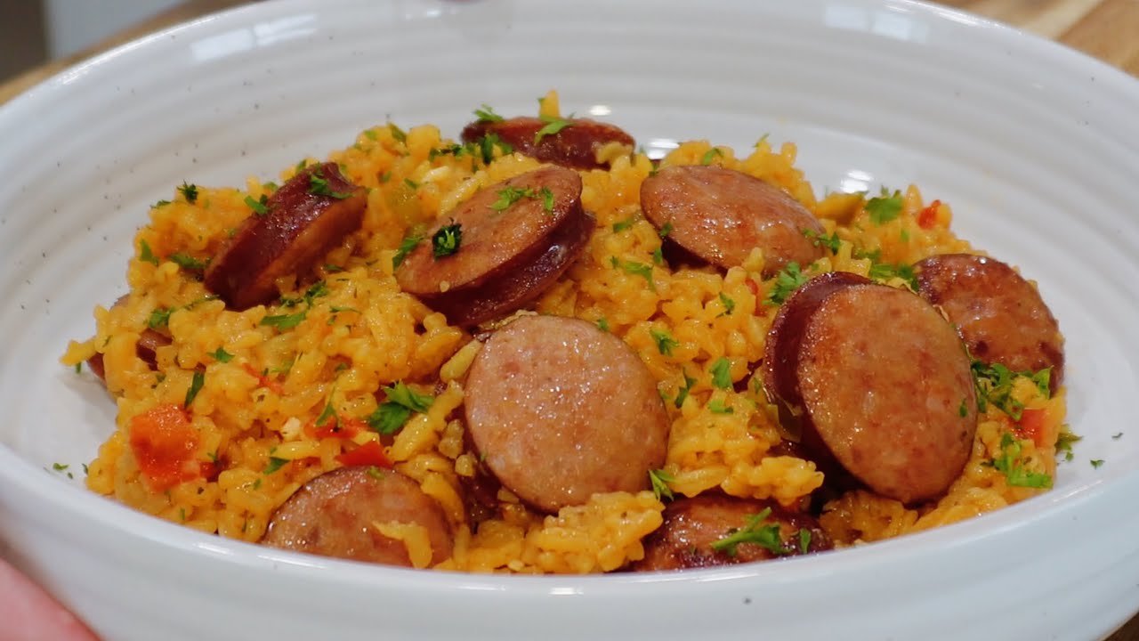 Receta de Arroz amarillo con salchichas