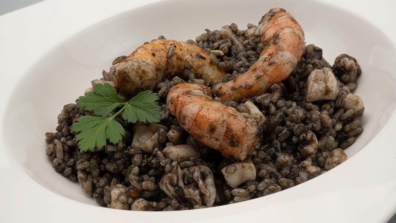 Receta de Arroz negro con chipirones y gambas