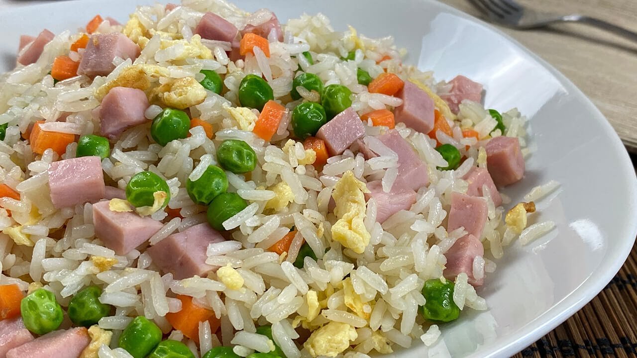 Receta de Arroz tres delicias chino