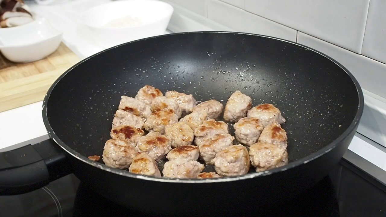 Receta de Butifarra con setas al horno