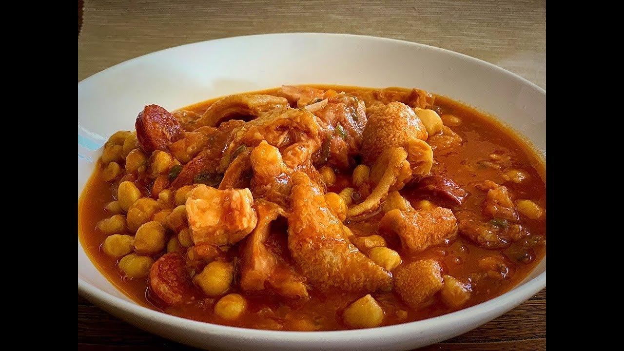 Receta de Callos con garbanzos en salsa criolla