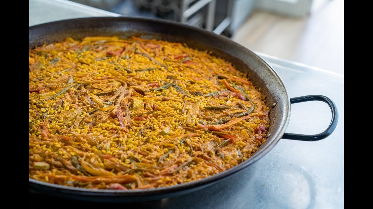 Receta de Paella de verduras con alcachofas