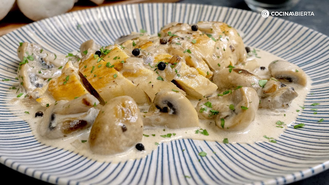 Receta de Pechugas de pollo con nata y champiñones