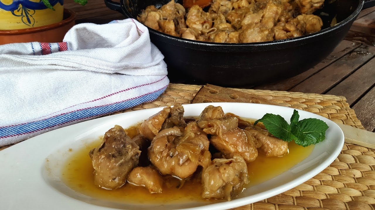 Receta de Pollo encebollado vino blanco