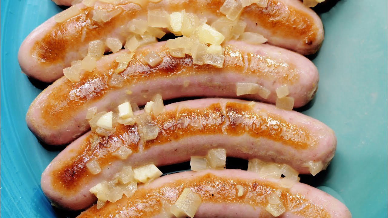 Receta de Salchichas al vino blanco con cebolla