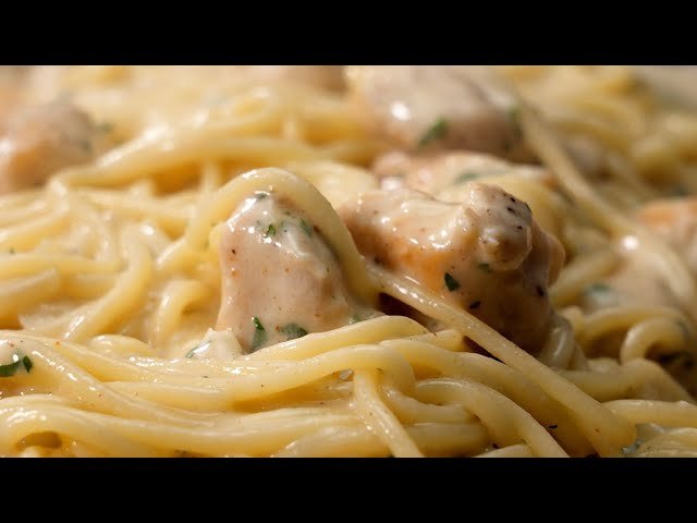 Receta de Spaghetti con pollo en salsa de verdeo.