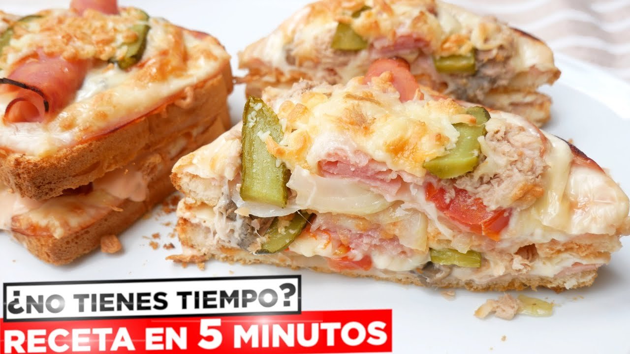 Sándwich de pepinillos y queso