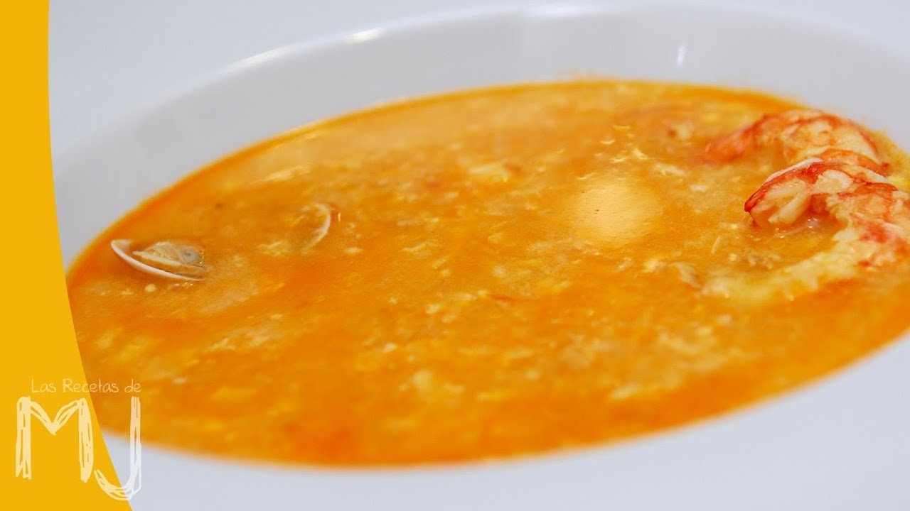 Sopa de pescado con tomate