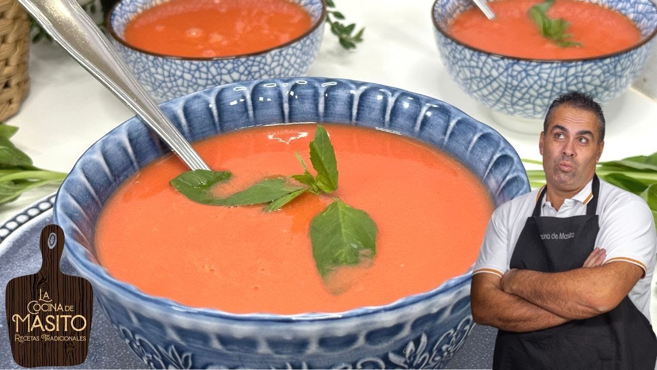 Sopa fría de tomate y albahaca